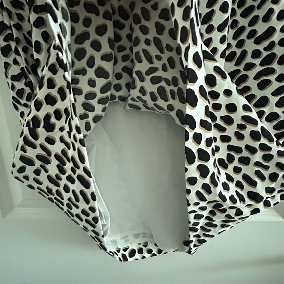 ANN TAYLOR • Animal Print Short Sleeve Dress • 6P • - Picture 8 of 8